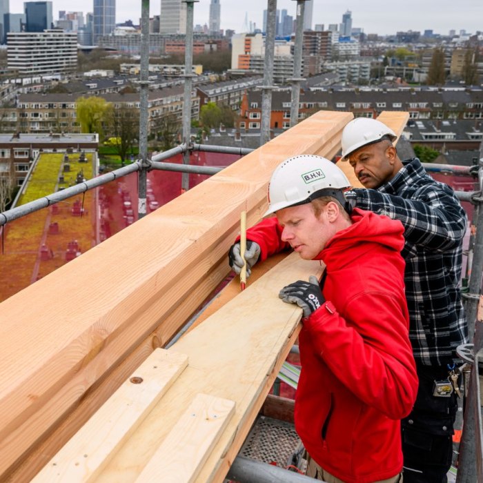 Burgy Bouwbedrijf Restauratie Toren Blijdorpkerk nieuwe koningsstijl van 8 meter 