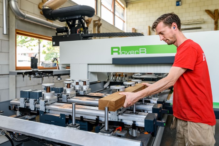Burgy Bouwbedrijf Restauratie nieuwe cnc machine robot in timmerfabriek
