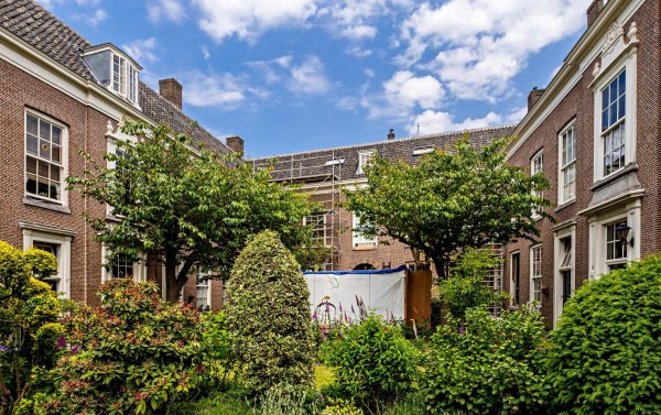 Binnentuin Hoofsthofje, Den Haag. Restauratie Burgy Bouwbedrijf
